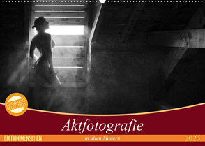 Aktfotografie in alten Mauern (Wandkalender 2023 DIN A2 quer) von Geiser,  Judith