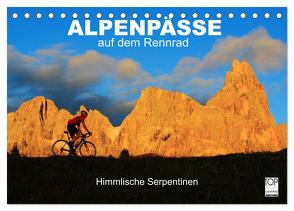 Alpenpässe auf dem Rennrad „Himmlische Serpentinen“ (Tischkalender 2024 DIN A5 quer), CALVENDO Monatskalender von Rotter,  Matthias