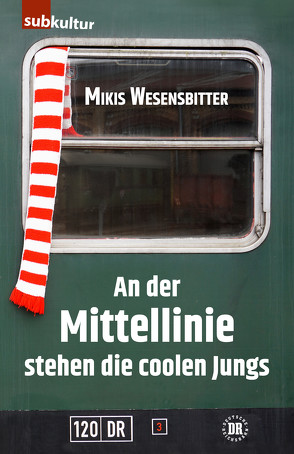 An der Mittellinie stehen die coolen Jungs von Wesensbitter,  Mikis