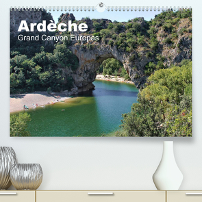 Ardèche, Grand Canyon Europas (Premium, hochwertiger DIN A2 Wandkalender 2022, Kunstdruck in Hochglanz) von Friedchen,  Michael