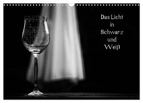 Das Licht in Schwarz und Weiß (Wandkalender 2024 DIN A3 quer), CALVENDO Monatskalender von Klesse,  Andreas