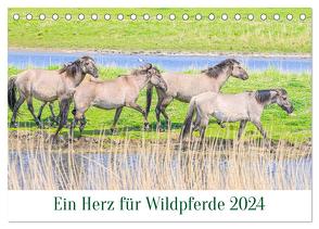 Ein Herz für Wildpferde (Tischkalender 2024 DIN A5 quer), CALVENDO Monatskalender von Plett,  Rainer