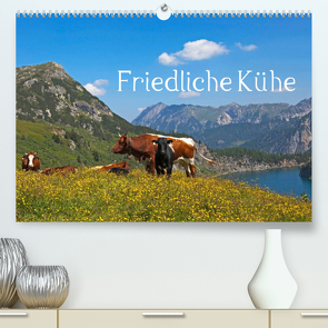 Friedliche Kühe (Premium, hochwertiger DIN A2 Wandkalender 2022, Kunstdruck in Hochglanz) von Kramer,  Christa