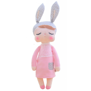 Hasenmädchen Angela, das Original! Puppe in rosa mit Hasenohren. Niedliche, schlafende Hasenpuppe / Plüschpuppe. Bunny Rabbit Girl. Kuschelweiche Puppe mit rosa Kleid und grauen Ohren/Mütze mit 32 cm/13“ von Metoo. von Wirth,  Lisa