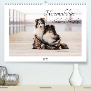 Herzensshelties – Shetland Sheepdogs (Premium, hochwertiger DIN A2 Wandkalender 2023, Kunstdruck in Hochglanz) von Kudla,  Madlen