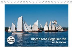 Historische Segelschiffe auf der Ostsee (Tischkalender 2019 DIN A5 quer) von Carina-Fotografie