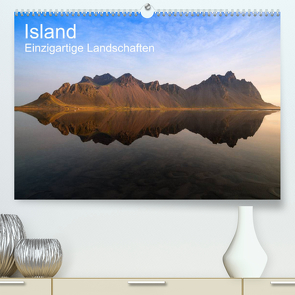 Island – einzigartige Landschaften (Premium, hochwertiger DIN A2 Wandkalender 2023, Kunstdruck in Hochglanz) von Zilz,  Timo