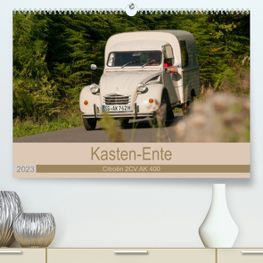 Kasten – Ente Citroën 2 CV AK 400 (Premium, hochwertiger DIN A2 Wandkalender 2023, Kunstdruck in Hochglanz) von Bölts,  Meike