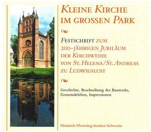 Kleine Kirche im großen Park