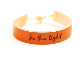 Lederarmband „be the light“