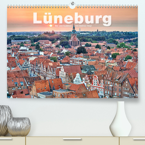 LÜNEBURG Ein- und Ausblicke von Andreas Voigt (Premium, hochwertiger DIN A2 Wandkalender 2023, Kunstdruck in Hochglanz) von Voigt,  Andreas