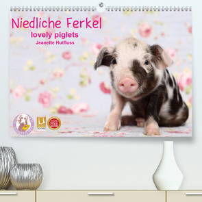 Niedliche Ferkel lovely piglets 2021 (Premium, hochwertiger DIN A2 Wandkalender 2021, Kunstdruck in Hochglanz) von Hutfluss,  Jeanette
