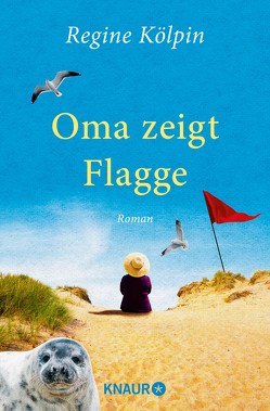 Oma zeigt Flagge von Kölpin,  Regine