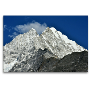 Premium Textil-Leinwand 120 x 80 cm Quer-Format Der Thamserku (6623 m) von Namche Bazar (3400 m), dem Hauptort des Khumbu | Wandbild, HD-Bild auf Keilrahmen, Fertigbild auf hochwertigem Vlies, Leinwanddruck von Ulrich Senff