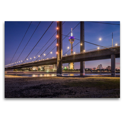 Premium Textil-Leinwand 120 x 80 cm Quer-Format Düsseldorf am Rheinufer bei Nacht | Wandbild, HD-Bild auf Keilrahmen, Fertigbild auf hochwertigem Vlies, Leinwanddruck von Alexander Gründel