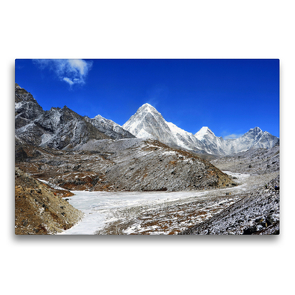 Premium Textil-Leinwand 75 x 50 cm Quer-Format Berglandschaft zwischen Dughla und Lobuche auf 4900 m Höhe mit dem Pumori (7161 m) | Wandbild, HD-Bild auf Keilrahmen, Fertigbild auf hochwertigem Vlies, Leinwanddruck von Ulrich Senff