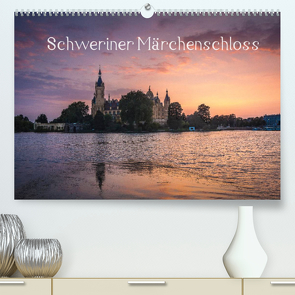 Schweriner Märchenschloss (Premium, hochwertiger DIN A2 Wandkalender 2022, Kunstdruck in Hochglanz) von Mueller,  Markus