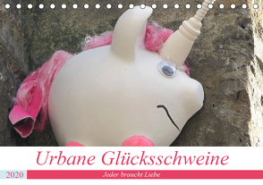 Urbane Glücksschweine – Jeder braucht Liebe (Tischkalender 2020 DIN A5 quer) von piepenbrinck/steckandose,  zwayne/love