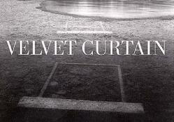 Velvet Curtain von Gauss,  Karl M, Mlineritsch,  Reinhart